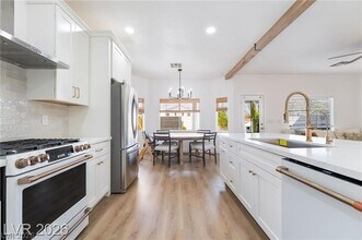 2266 Laramine River Dr in Henderson, NV - Building Photo - Building Photo