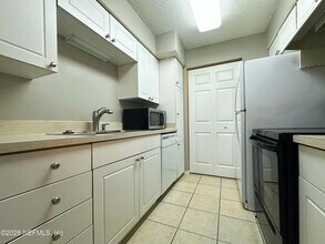 10200 Belle Rive Blvd in Jacksonville, FL - Building Photo - Building Photo