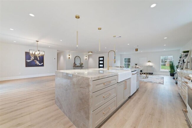 1830 Locksford St in Houston, TX - Building Photo - Building Photo