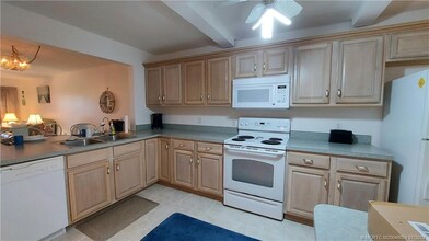 10200 S Ocean Dr in Jensen Beach, FL - Building Photo - Building Photo