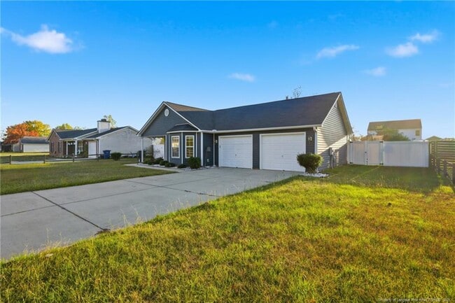 419 Northwoods Dr in Raeford, NC - Building Photo - Building Photo