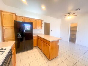 10726 White Sands Dr in El Paso, TX - Building Photo - Building Photo