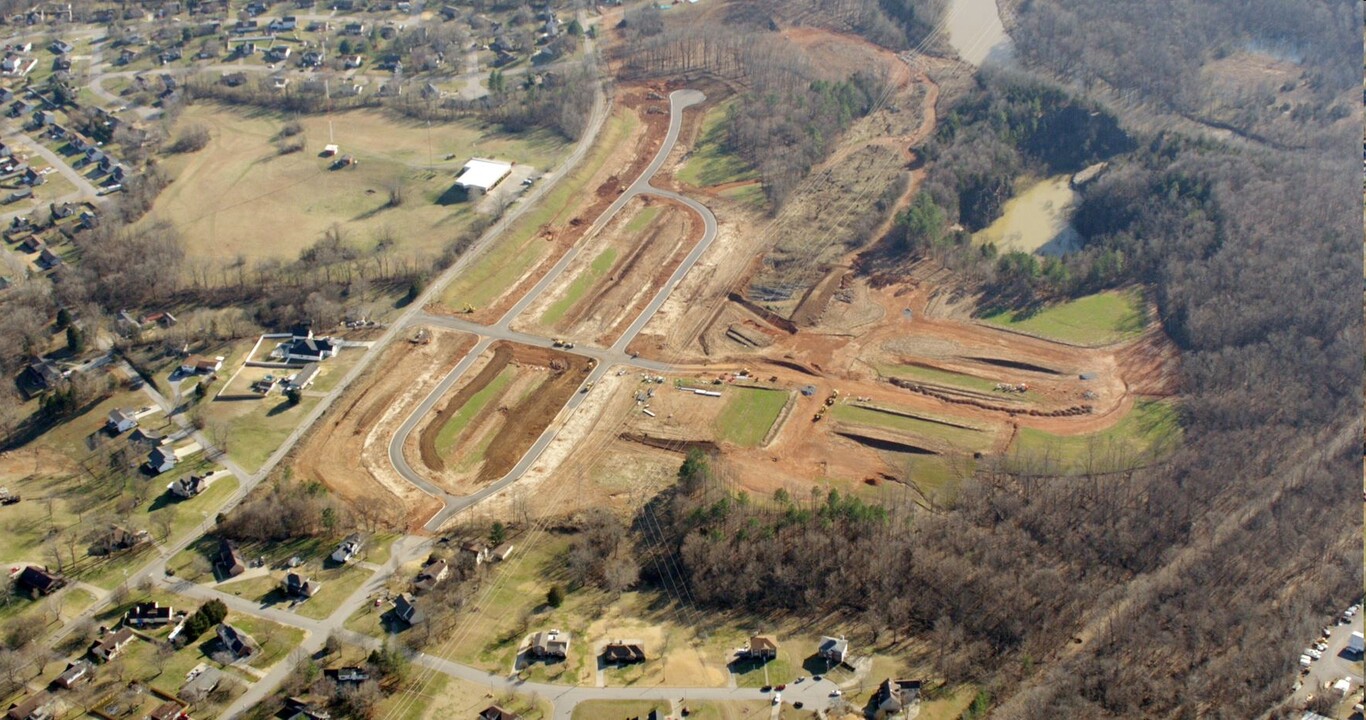 Old Russell Pike in Clarksville, TN - Foto de edificio