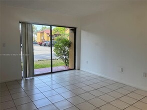 15600 SW 80th St in Miami, FL - Building Photo - Building Photo