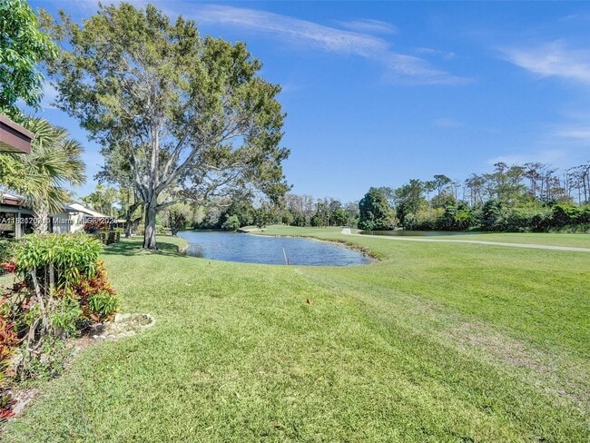 8511 Casa Del Lago