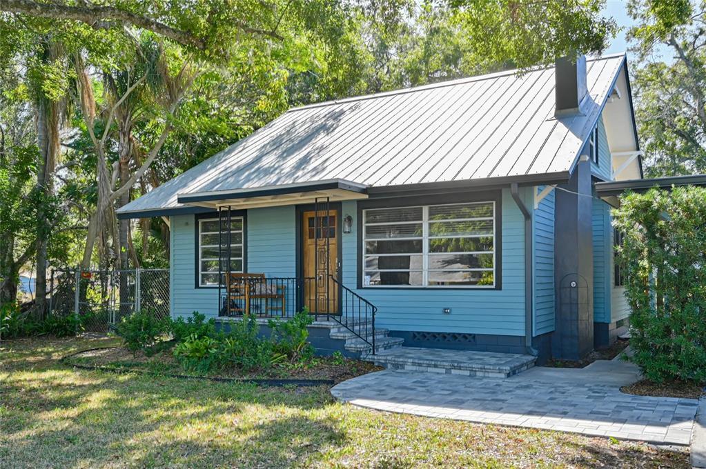 2408 Hillview St in Sarasota, FL - Building Photo