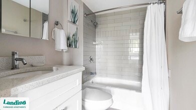 305 Dr. M.L.K. Jr St S, Unit 105 in St. Petersburg, FL - Foto de edificio - Building Photo