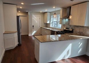 79 Bailey Rd, Unit 1 in Somerville, MA - Building Photo - Building Photo