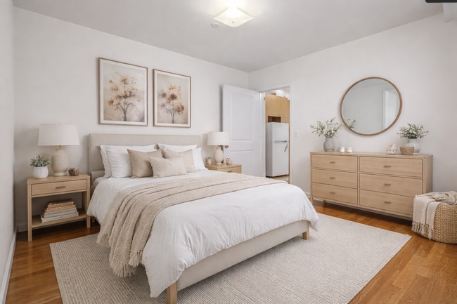 13438 35th Ave, Unit 4D in Flushing, NY - Foto de edificio - Building Photo