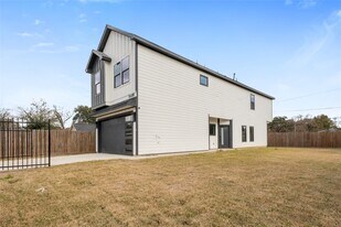 1113 Danube St in Houston, TX - Building Photo