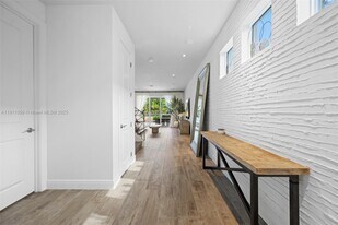 1465 Bursera Ter in Hollywood, FL - Building Photo