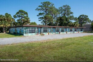 3485 U.S. Rte 1 in Mims, FL - Building Photo