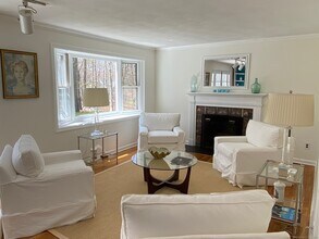91 Raymond St in Darien, CT - Building Photo - Building Photo