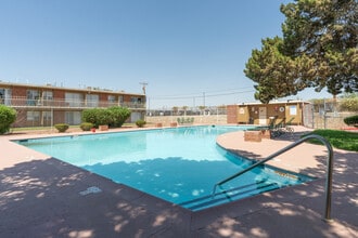 Cielo Vista Apartments in El Paso, TX - Building Photo - Building Photo