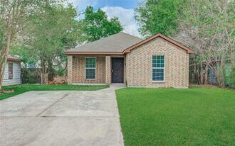 5521 Malmedy Rd in Houston, TX - Building Photo