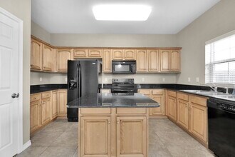 1523 Bentley Cir in Fort Walton Beach, FL - Building Photo - Building Photo
