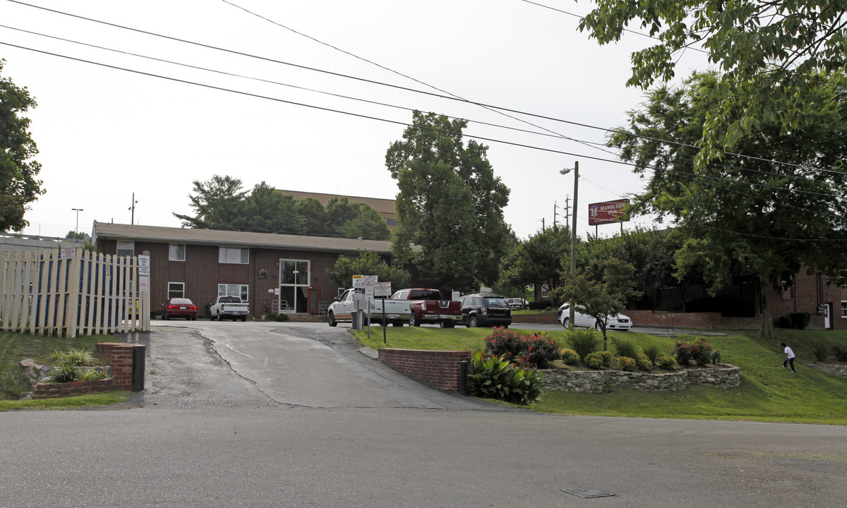 Continental Apartments in Nashville, TN - Building Photo