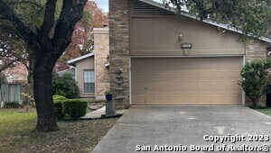 8423 Timber Bridge St in San Antonio, TX - Building Photo