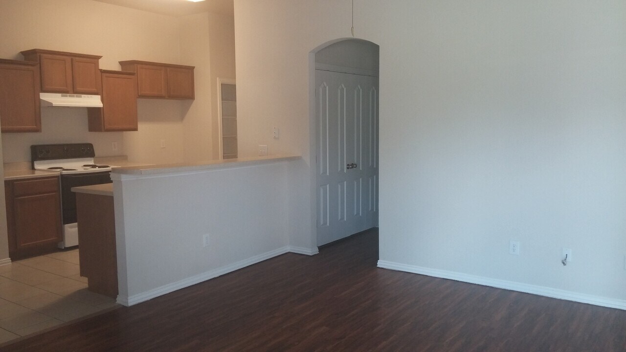 5540-5600 Homestead Rd in Arlington, TX - Foto de edificio