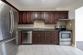 60 Pavane Linkway in Toronto, ON - Building Photo - Building Photo