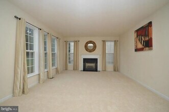 14876 Cartagena Dr in Gainesville, VA - Building Photo - Building Photo