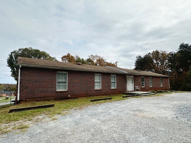 property at 1500 Avondale Dr