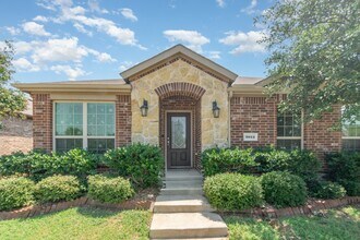 9012 Cross Oak Ranch Blvd in Cross Roads, TX - Foto de edificio - Building Photo