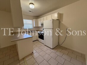 1604 Oak Croft Dr-Unit -1604 Oak Croft C in Winston-Salem, NC - Foto de edificio - Building Photo