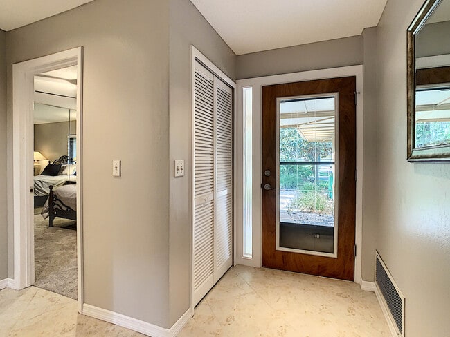 697 St Andrews Cir in New Smyrna Beach, FL - Building Photo - Building Photo