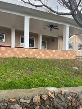 19260 Santa Rosa Mine Rd in Perris, CA - Foto de edificio - Building Photo