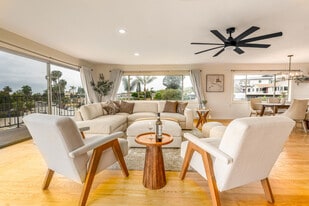 5021 Foothill Blvd in San Diego, CA - Building Photo
