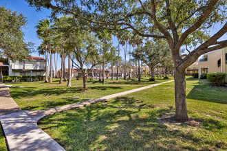 Brownsville Sun Colony Apartments in Brownsville, TX - Foto de edificio - Other