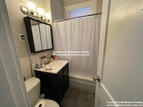 164 Gardner St, Unit 4 in Boston, MA - Building Photo - Building Photo