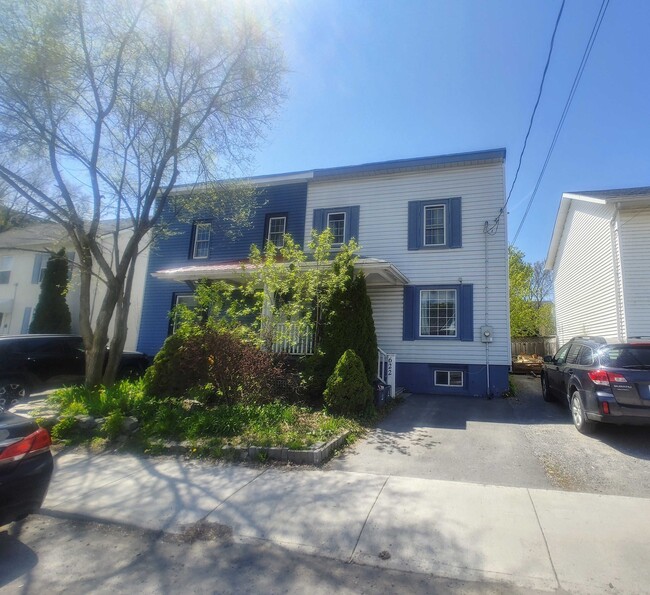 property at 622 Victoria St