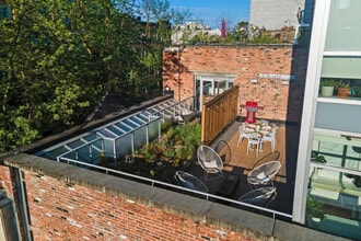 36 Water St in Vancouver, BC - Building Photo - Building Photo