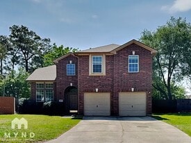 32003 Ashton Ln in Pinehurst, TX - Building Photo