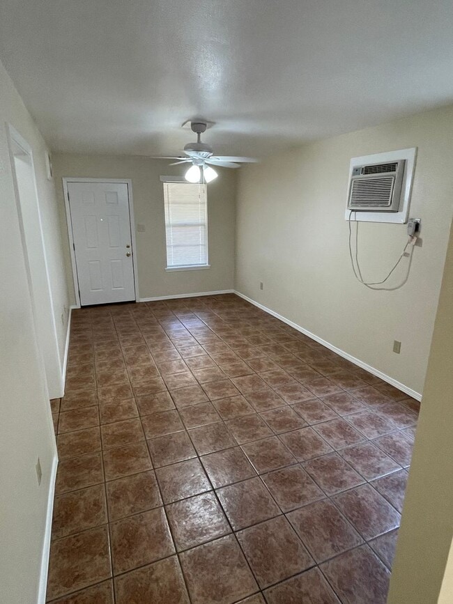 2344 Elm Park Dr in Baton Rouge, LA - Building Photo - Building Photo