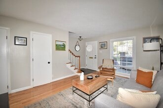 15 Yorktown Dr in Springfield, MA - Building Photo - Building Photo
