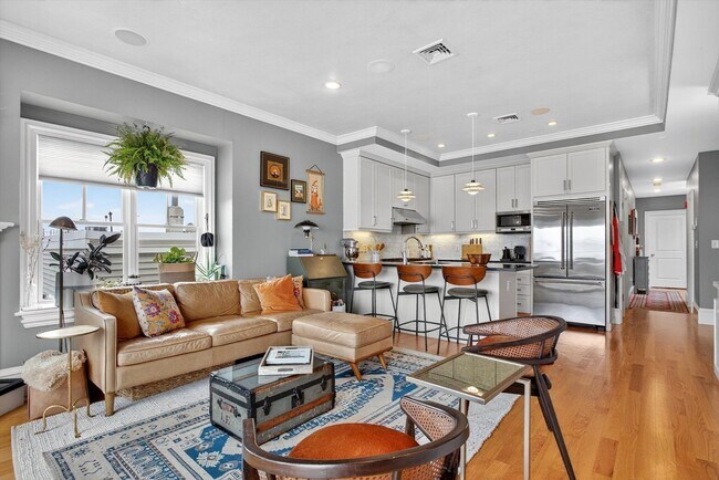 property at 862 E 2nd St