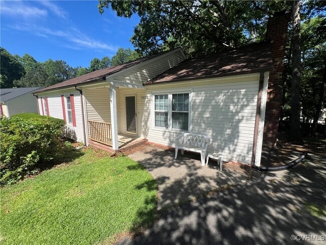 11526 Chester Station Dr in Chester, VA - Building Photo - Building Photo