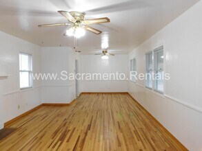 2317 St Francis Dr in Sacramento, CA - Building Photo - Building Photo