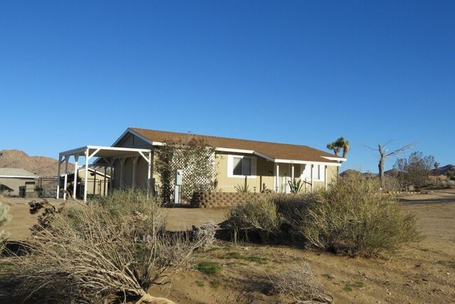 7909 Hillview Rd in Joshua Tree, CA - Building Photo - Building Photo