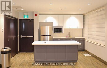 715 Don Mills Rd. in Toronto, ON - Building Photo - Building Photo