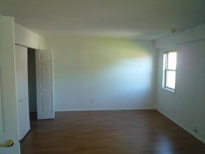 333 Allison St in Coquitlam, BC - Building Photo - Building Photo