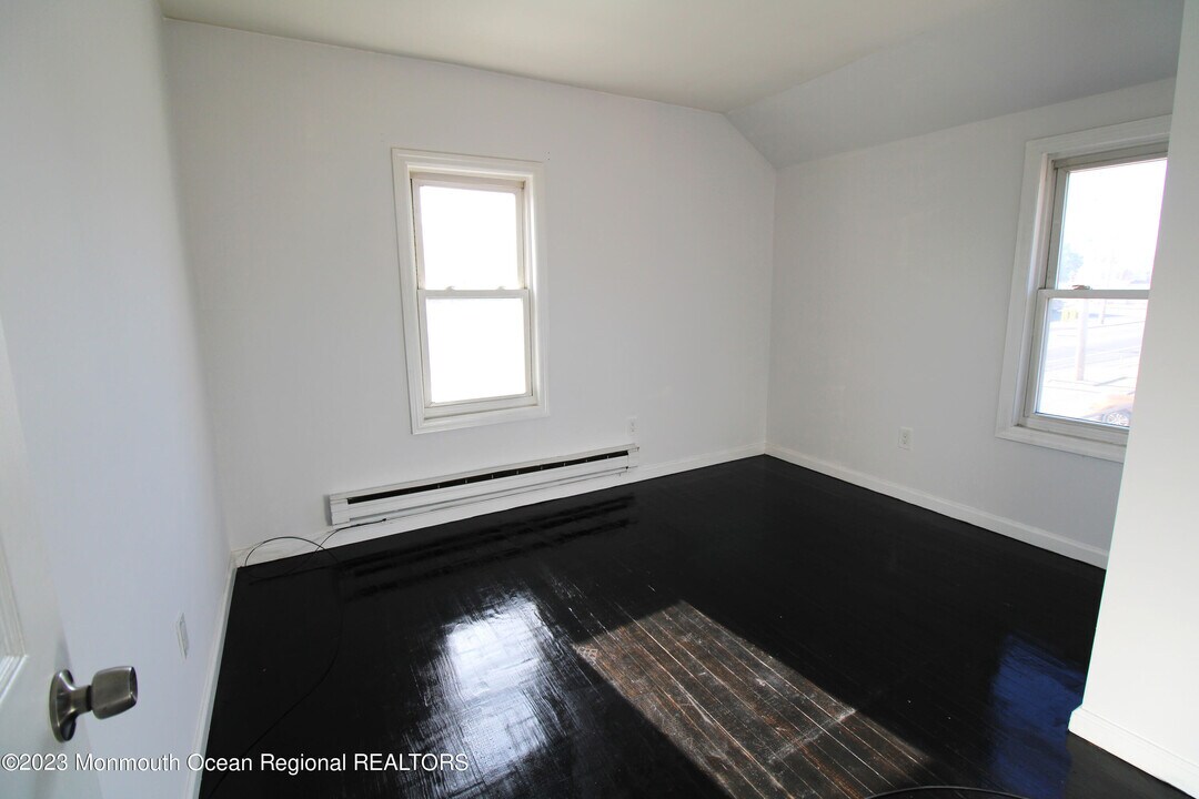 225 Atlantic City Blvd in Beachwood, NJ - Building Photo