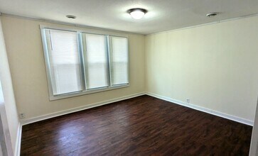 569 W Webster Ave in Muskegon, MI - Building Photo - Building Photo