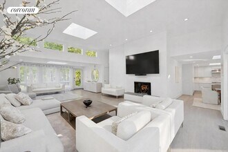 3 Southwood Ln in Westhampton Beach, NY - Building Photo - Building Photo