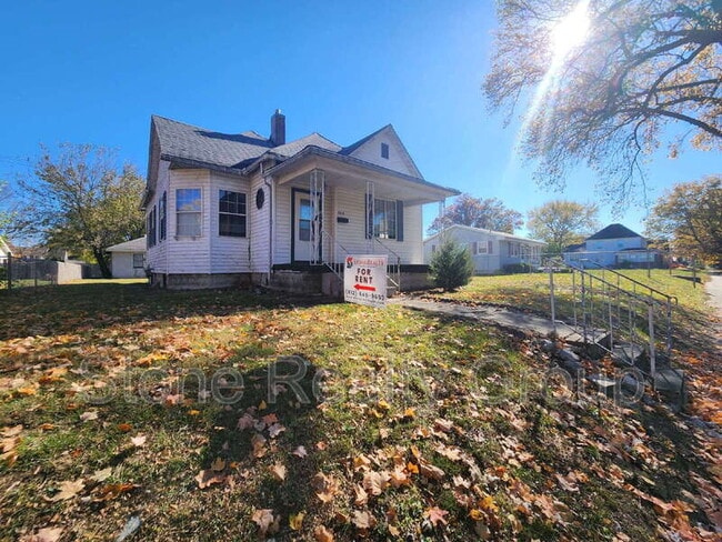 property at 908 S 17th St