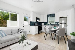 18924 Sylvan St in Los Angeles, CA - Building Photo