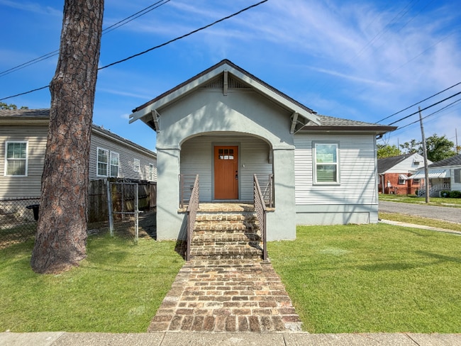property at 3101 Allen St